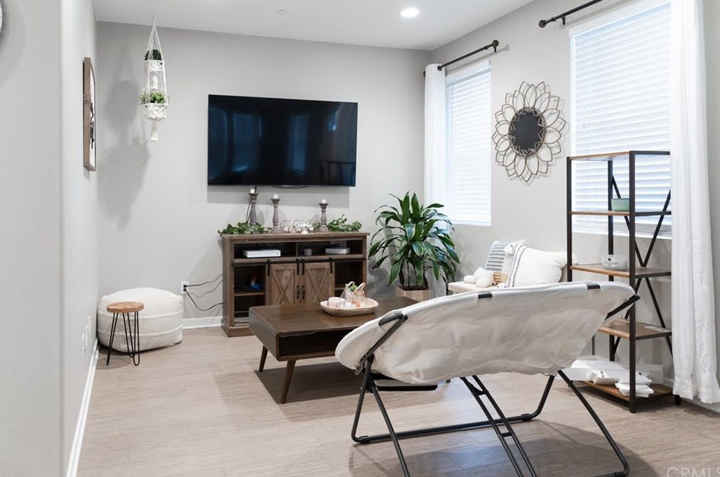 558 Baseline Rd, Claremont CA  91711-1609 exterior