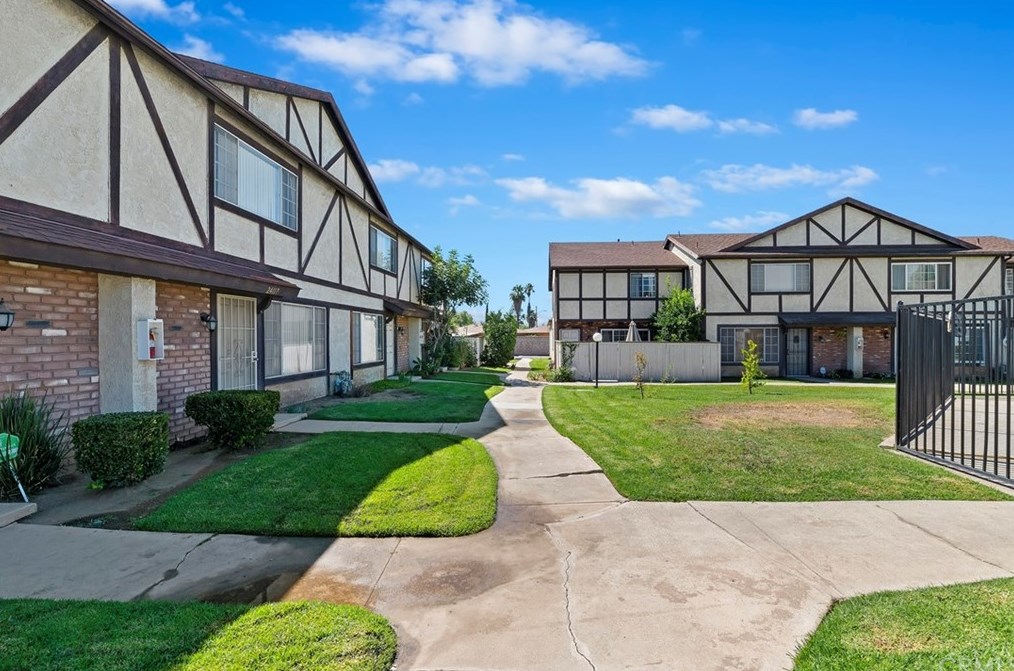 24115 Fir Ave, Moreno Valley CA  92553-2837 exterior