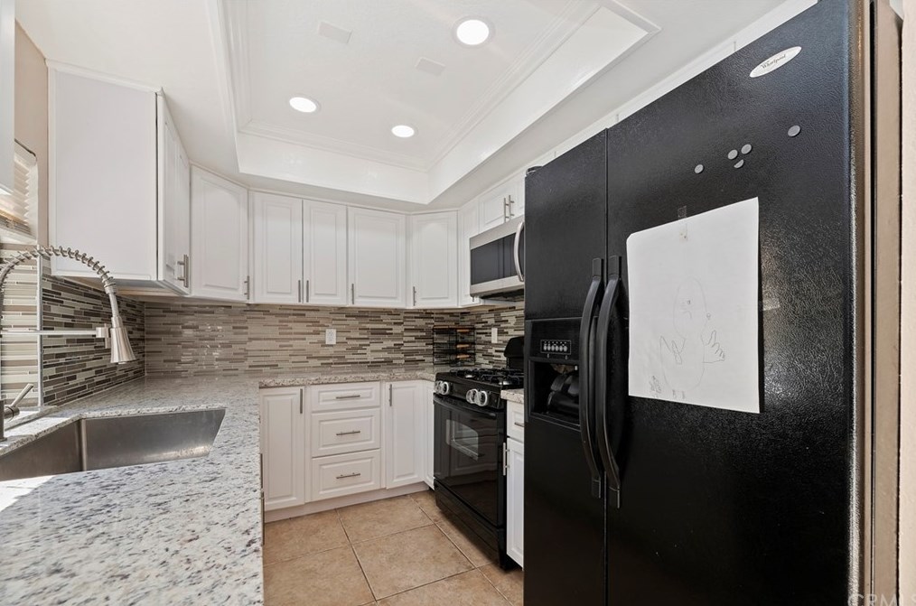 24115 Fir Ave, Moreno Valley CA  92553-2837 exterior