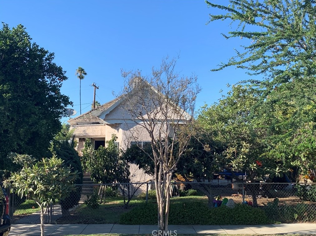 267 Monterey Ave, Pomona CA  91767-5421 exterior
