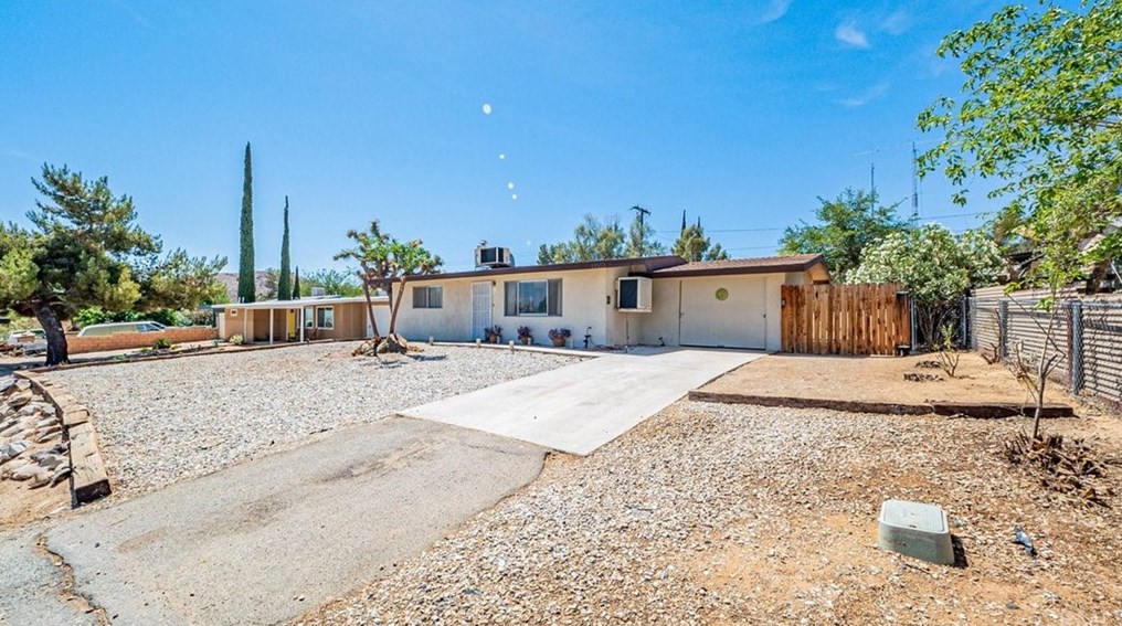 61503 Sunburst Dr, Joshua Tree CA  92252-2452 exterior