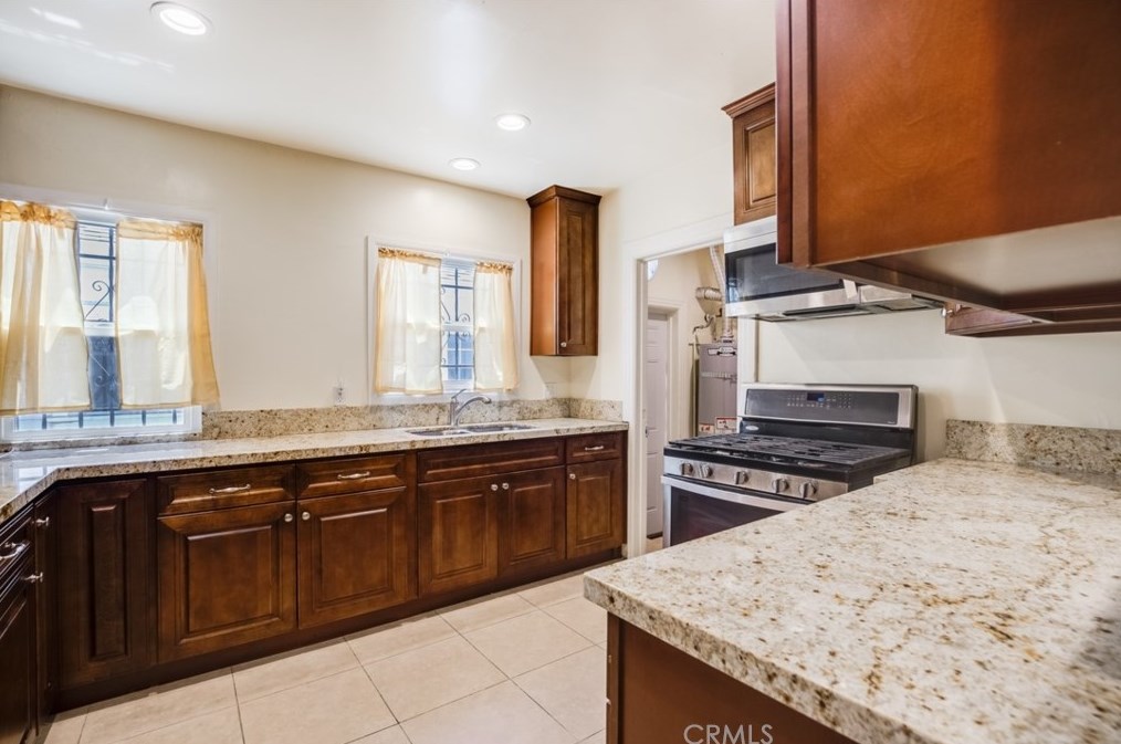 4227 Walton Ave, Los Angeles CA  90037-2427 exterior