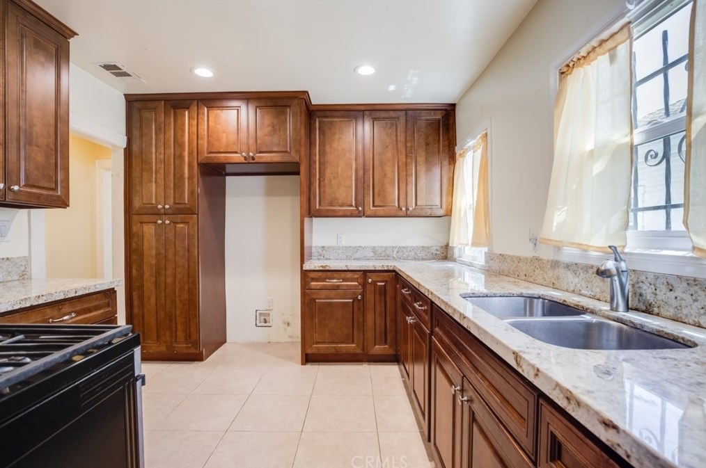 4227 Walton Ave, Los Angeles CA  90037-2427 exterior