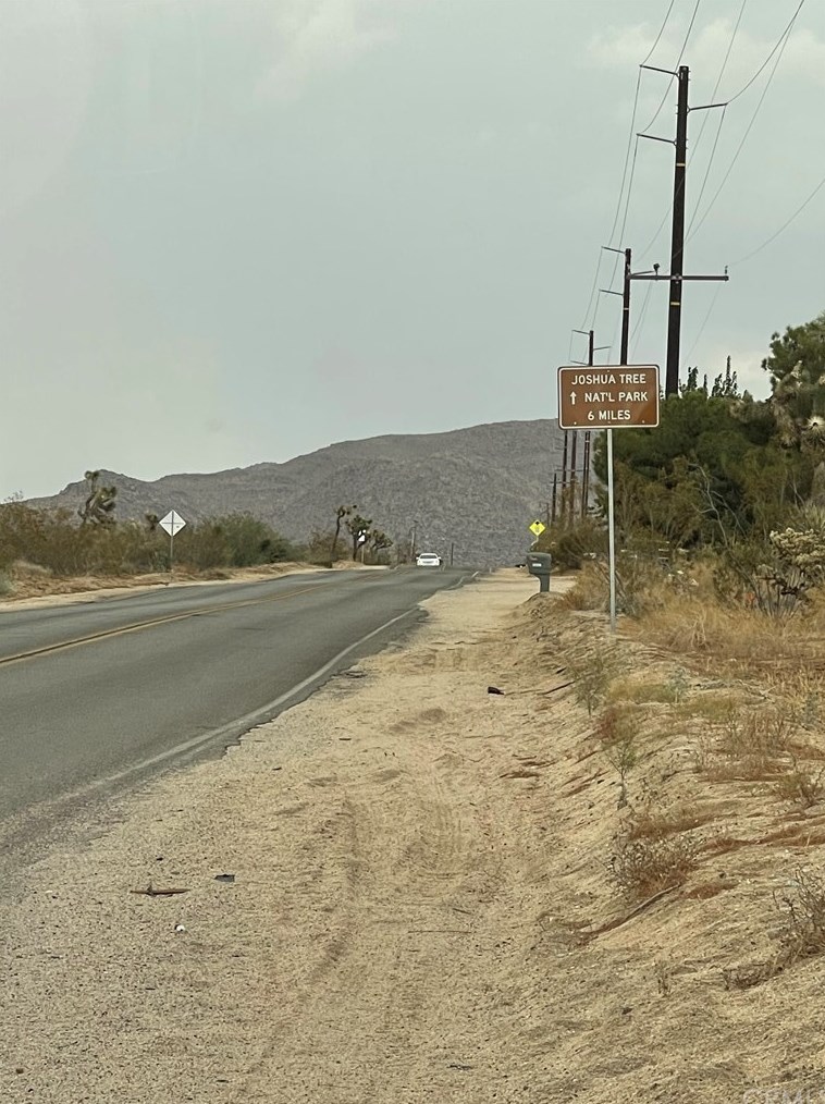 60450 Latham Trl, Joshua Tree CA 92252-2815 exterior