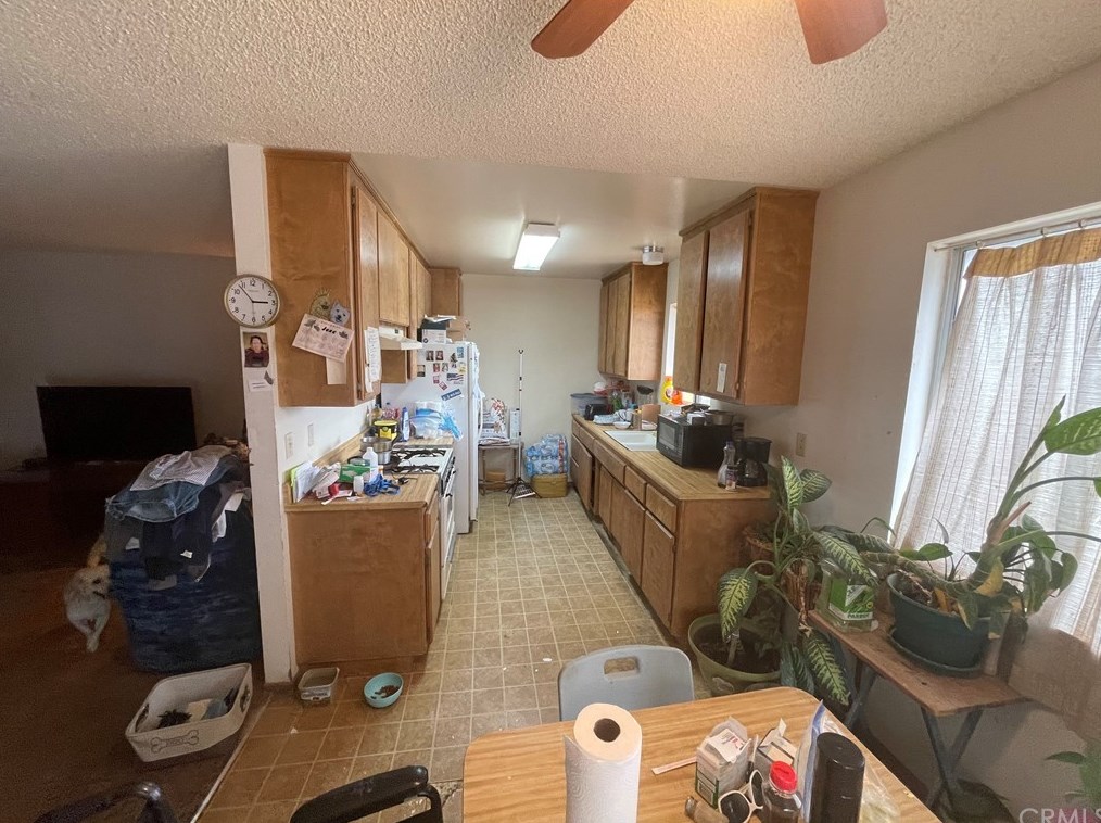 60450 Latham Trl, Joshua Tree CA 92252-2815 exterior