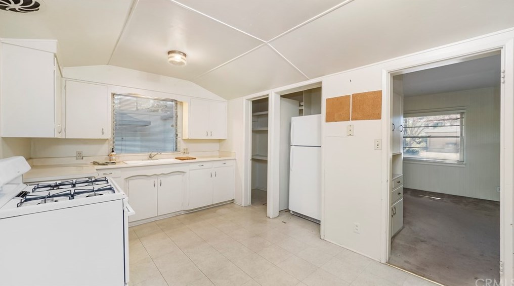 921 Berkeley Ave, Claremont CA  91711-4228 exterior