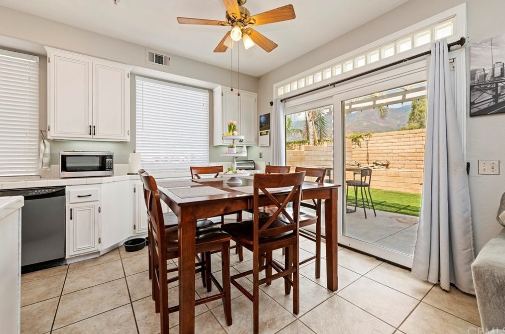 14938 Fox Rdg Dr, Fontana CA 92336-1103 exterior