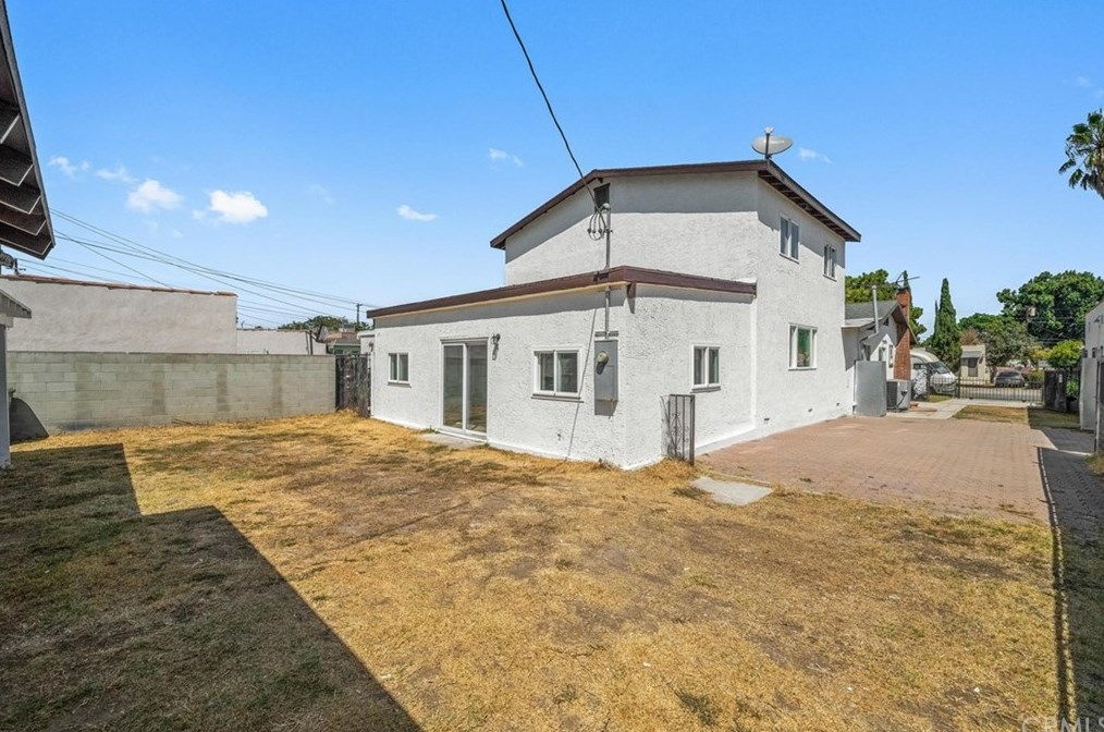 1834 84th St, Los Angeles CA  90001-4013 exterior