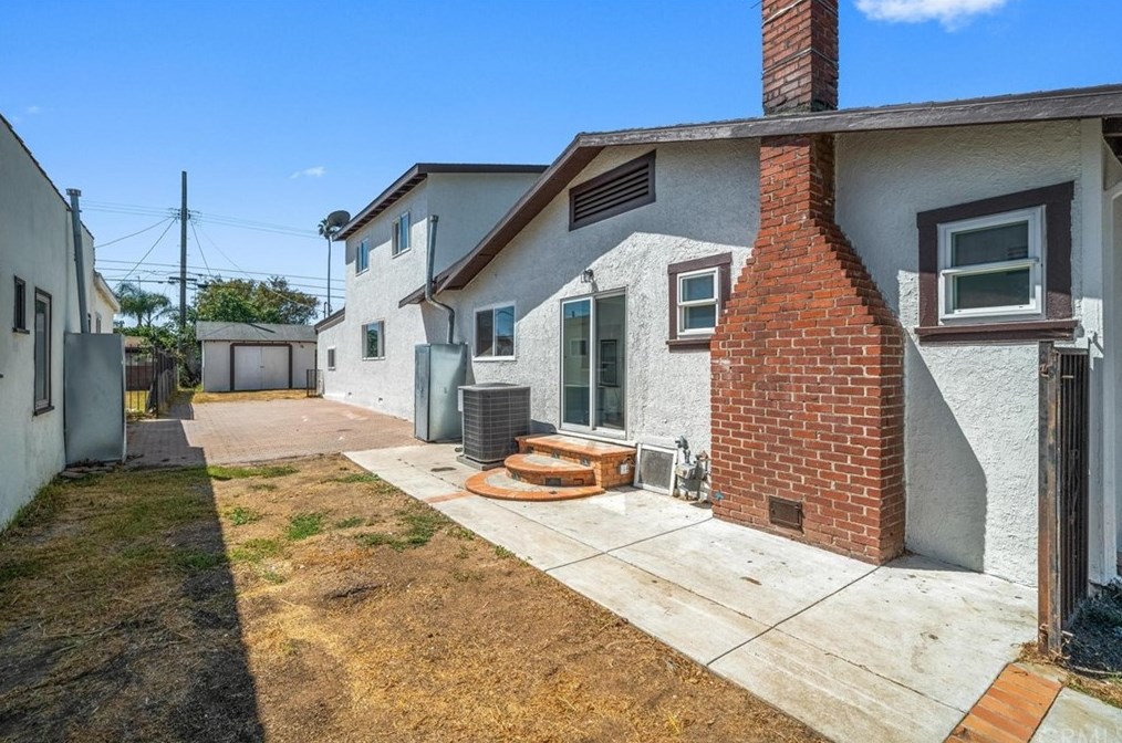 1834 84th St, Los Angeles CA  90001-4013 exterior