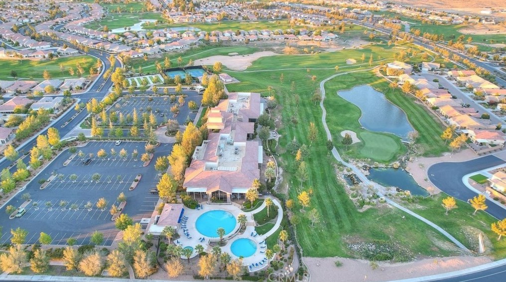 10575 Green Valley Rd, Apple Valley CA  92308-3689 exterior