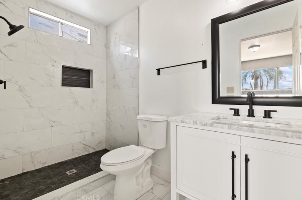 17885 Athol St, Fontana CA  92335-5127 exterior