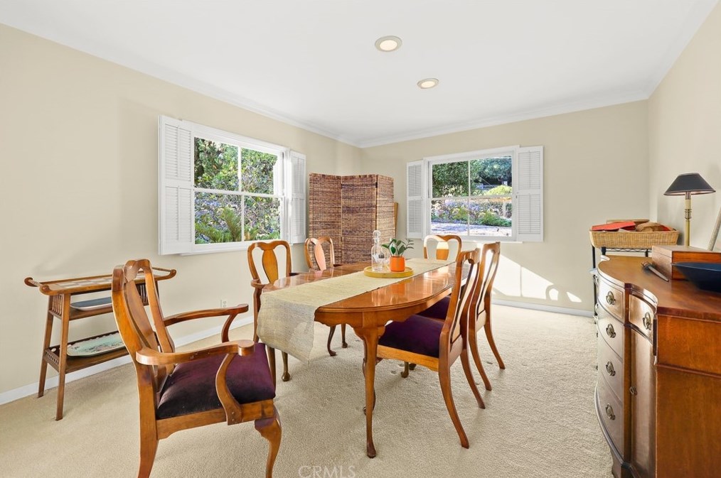 2222 Mendocino Ln, Altadena CA  91001-2816 exterior