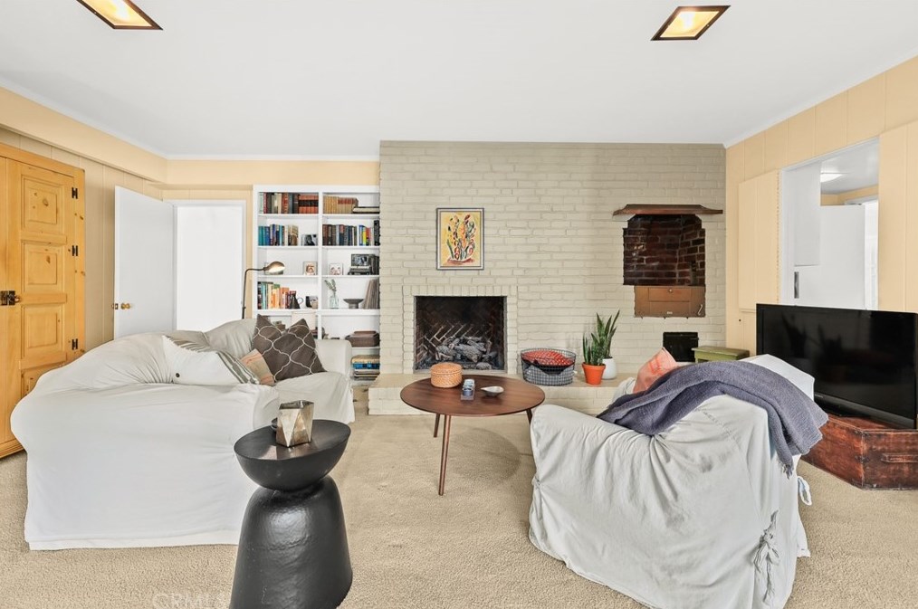 2222 Mendocino Ln, Altadena CA  91001-2816 exterior