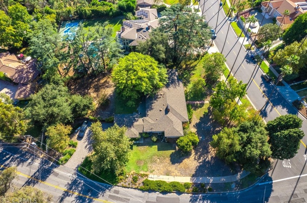 2222 Mendocino Ln, Altadena CA  91001-2816 exterior