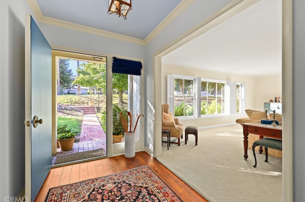 2222 Mendocino Ln, Altadena CA  91001-2816 exterior