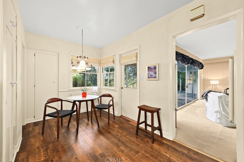 2222 Mendocino Ln, Altadena CA  91001-2816 exterior