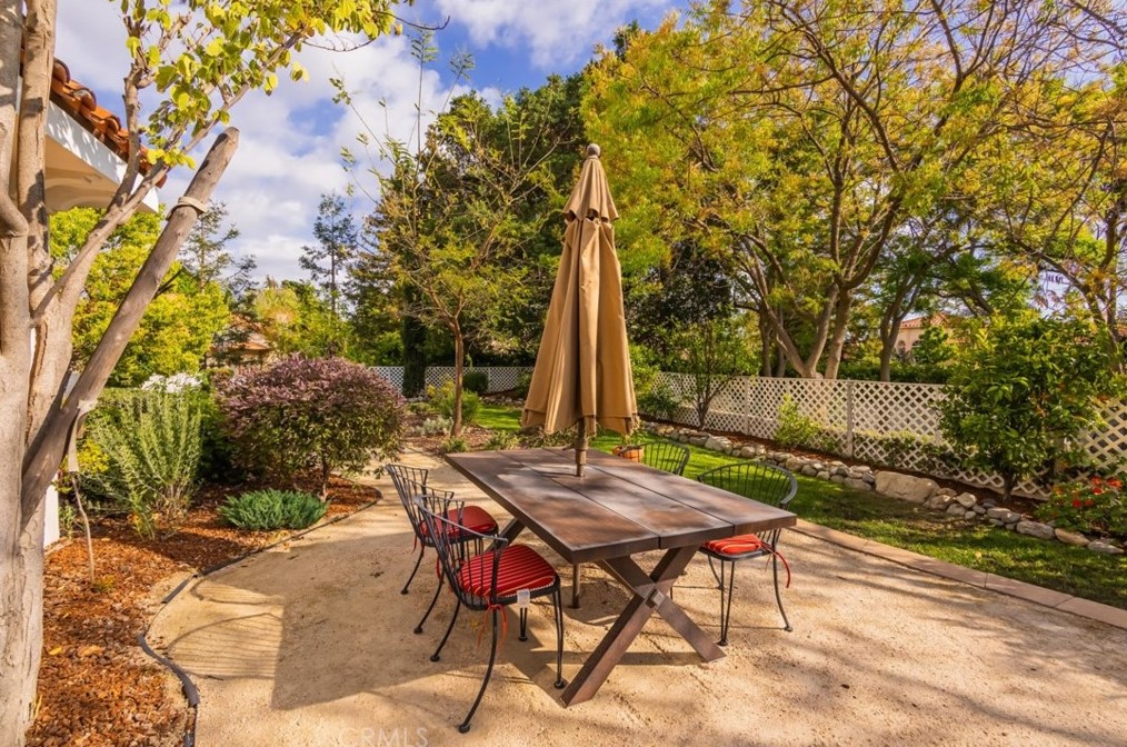 820 Deep Springs Dr, Claremont CA  91711-1402 exterior