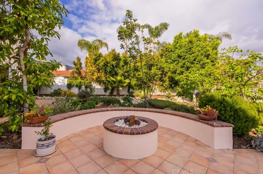 820 Deep Springs Dr, Claremont CA  91711-1402 exterior