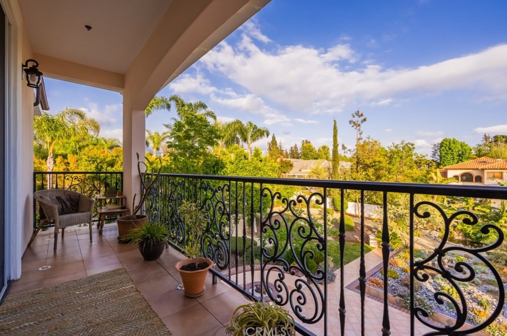 820 Deep Springs Dr, Claremont CA  91711-1402 exterior