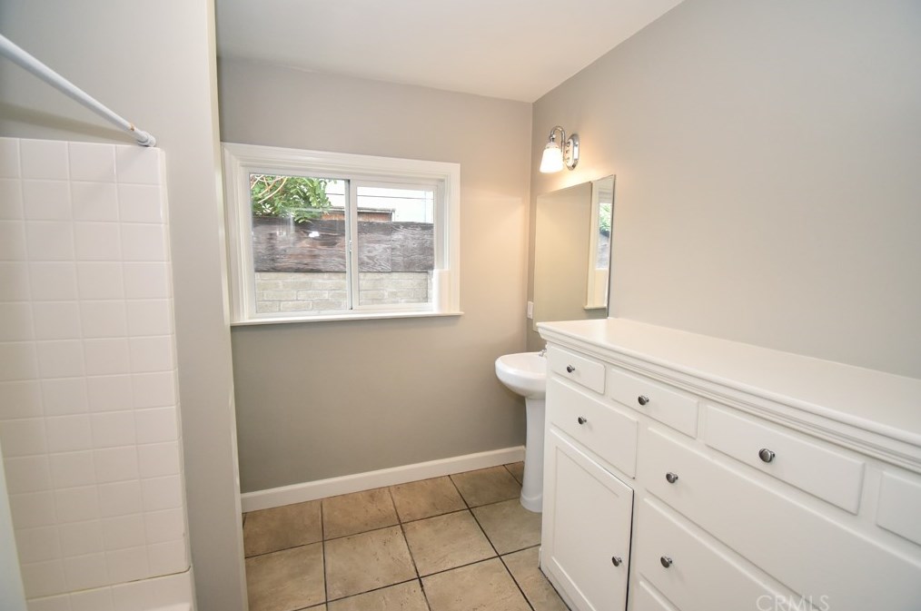 17394 Grevillea St, Fontana CA  92335-5929 exterior