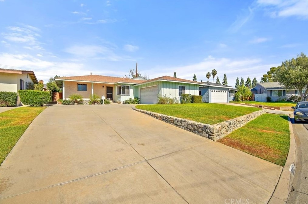 15015 Crestoak Dr, La Mirada CA  90638-4547 exterior