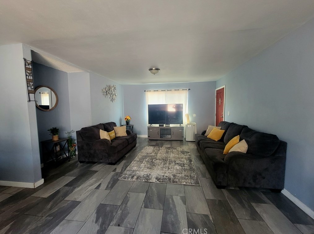 1816 83rd St, Los Angeles CA  90001-4009 exterior