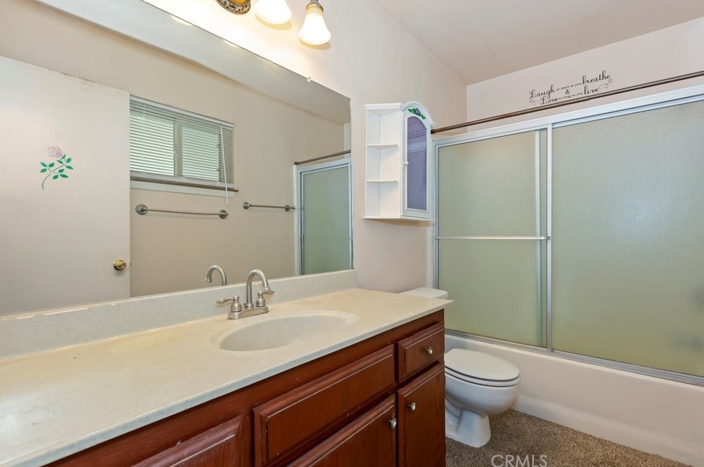 8135 C Ave, Hesperia CA  92345-5906 exterior