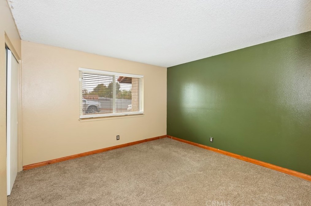 8135 C Ave, Hesperia CA  92345-5906 exterior