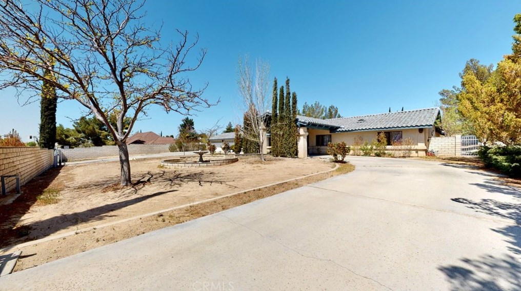 14795 Apple Valley Rd, Apple Valley CA  92307-5105 exterior