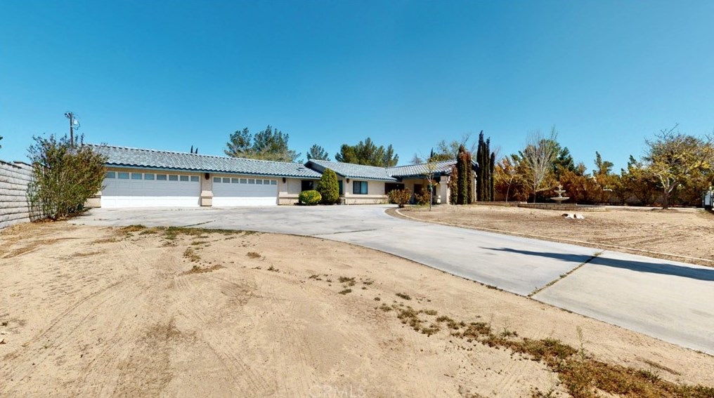 14795 Apple Valley Rd, Apple Valley CA  92307-5105 exterior