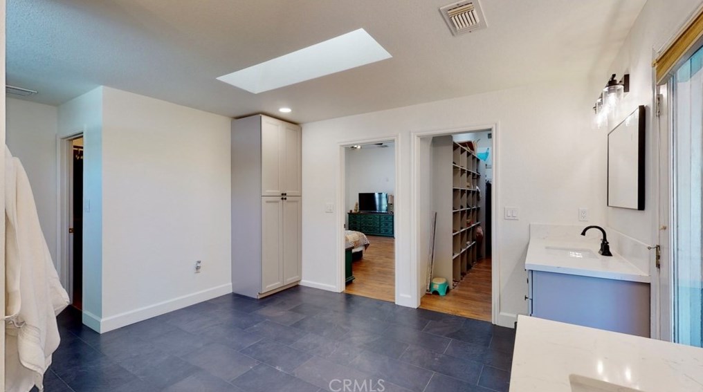 14795 Apple Valley Rd, Apple Valley CA  92307-5105 exterior