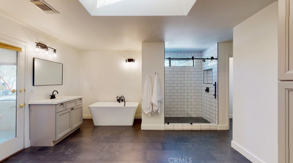 14795 Apple Valley Rd, Apple Valley CA  92307-5105 exterior