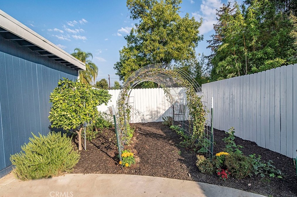 1866 Lundy Ave, Pasadena CA  91104-1054 exterior