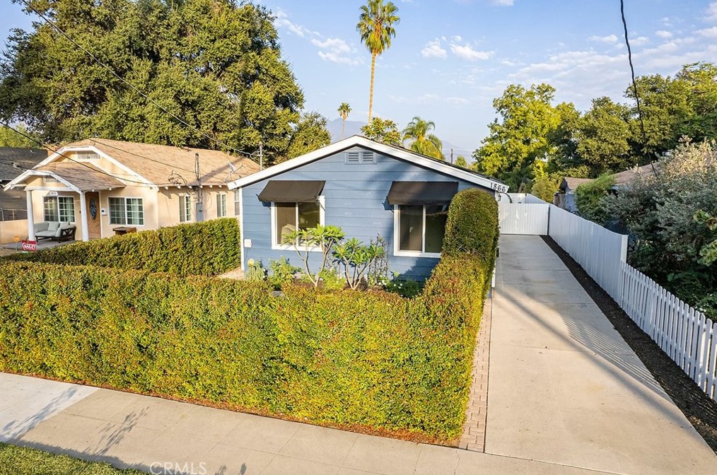 1866 Lundy Ave, Pasadena CA  91104-1054 exterior