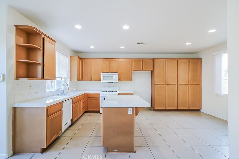 3122 Red Cedar Trl, Hemet CA  92545-8755 exterior