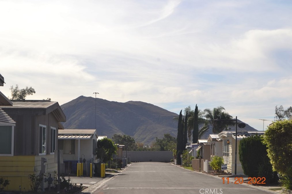 17333 Valley Blvd, Fontana CA  92335-6849 exterior