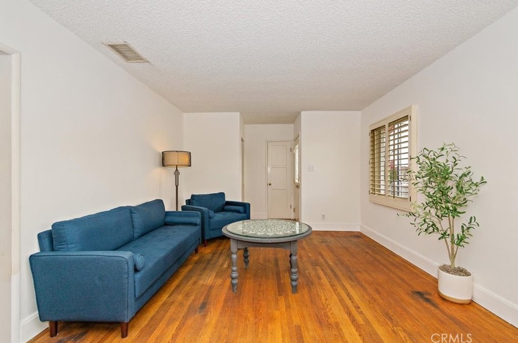 802 J St, Ontario CA  91762-2233 exterior