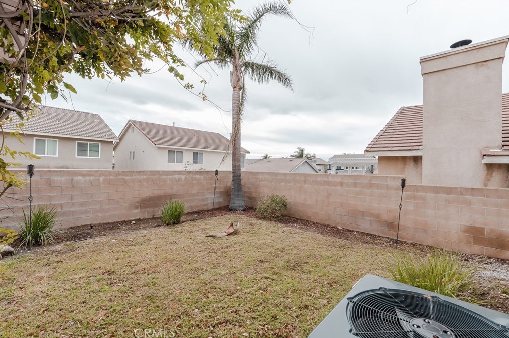 15029 Fox Ridge Dr, Fontana CA  92336-1101 exterior