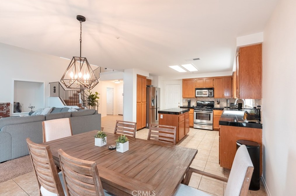 15029 Fox Ridge Dr, Fontana CA  92336-1101 exterior