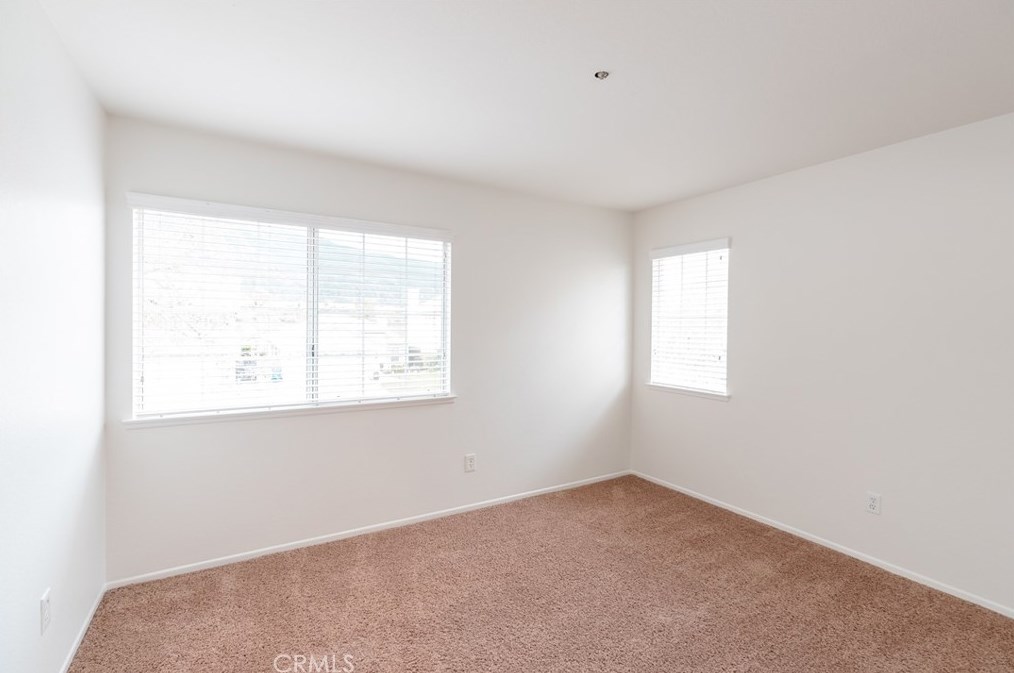 15029 Fox Ridge Dr, Fontana CA  92336-1101 exterior