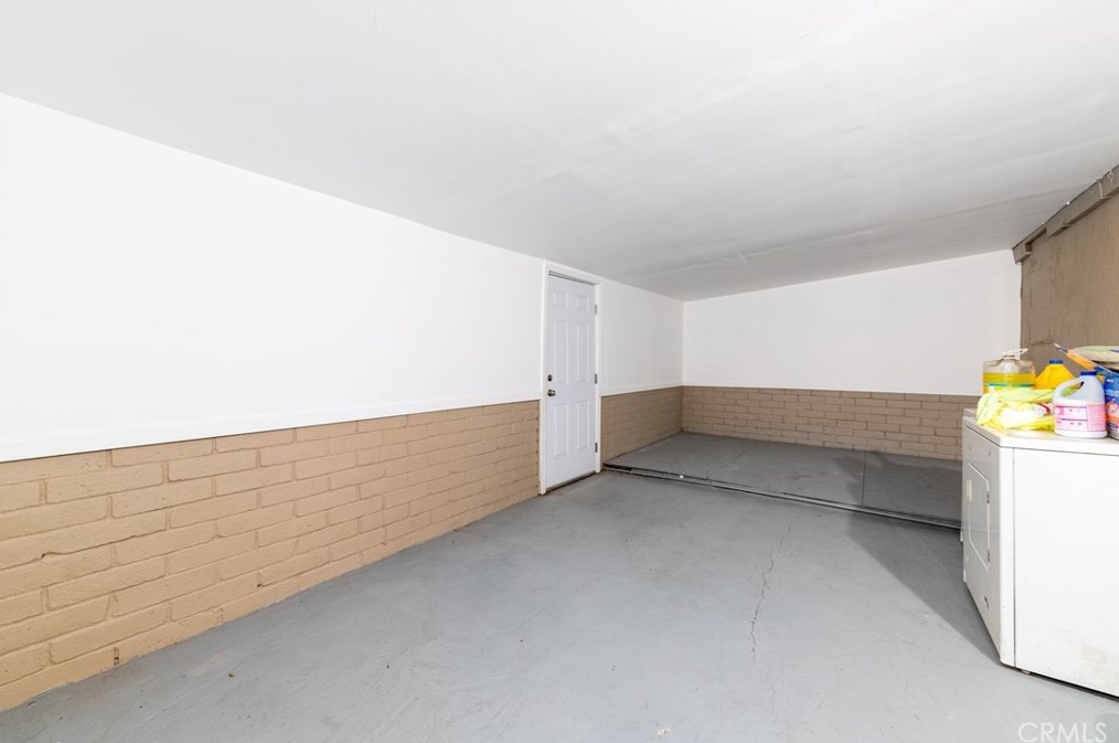 15349 Pine Ave, Fontana CA  92335-4370 exterior