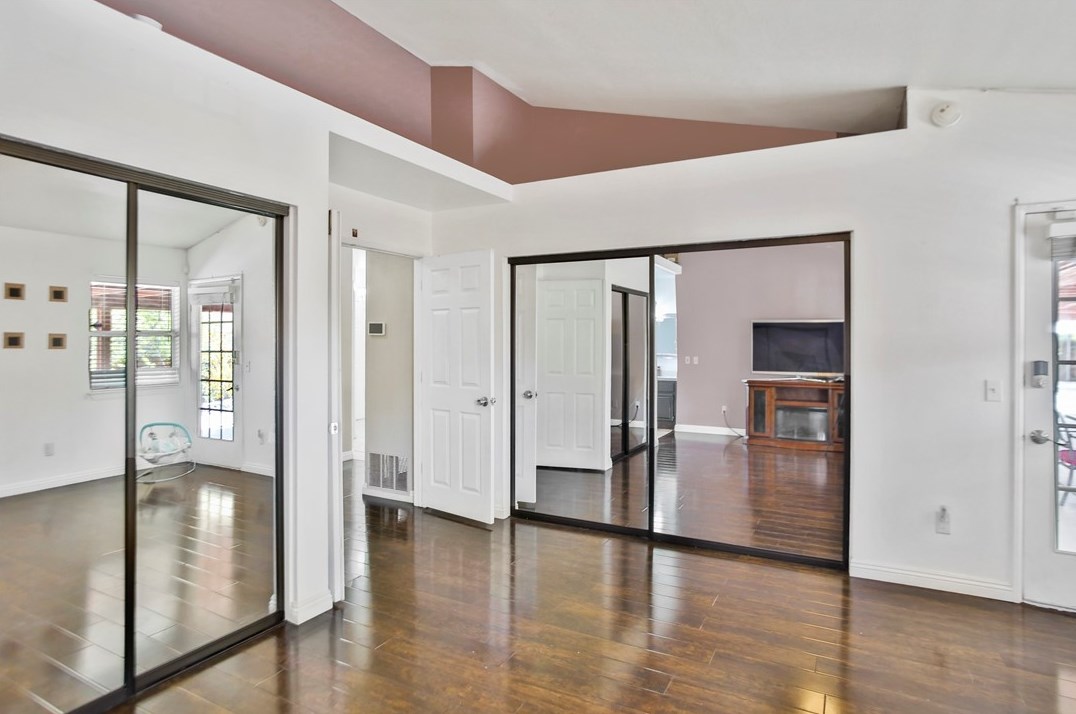 12390 Iroquois Rd, Apple Valley CA  92308-6890 exterior