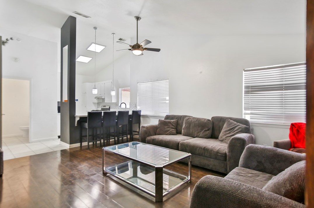 12390 Iroquois Rd, Apple Valley CA  92308-6890 exterior