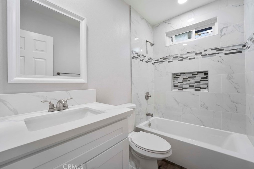12112 Mckinley Ave, Los Angeles CA  90011-5408 exterior
