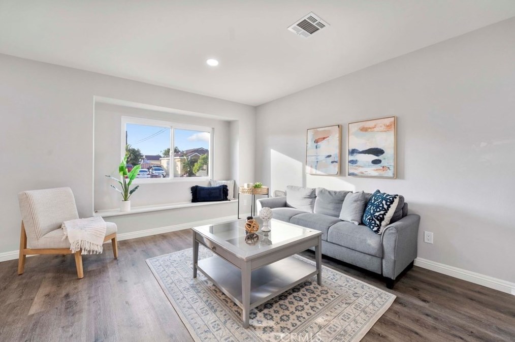 12112 Mckinley Ave, Los Angeles CA  90011-5408 exterior