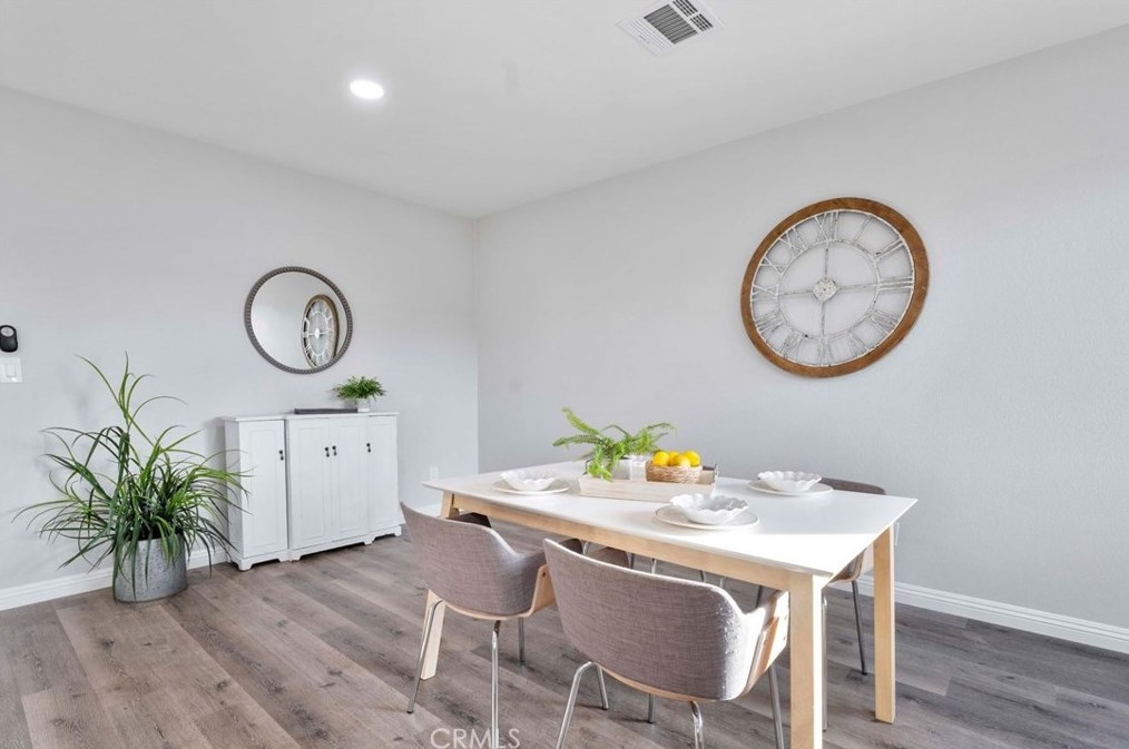 12112 Mckinley Ave, Los Angeles CA  90011-5408 exterior