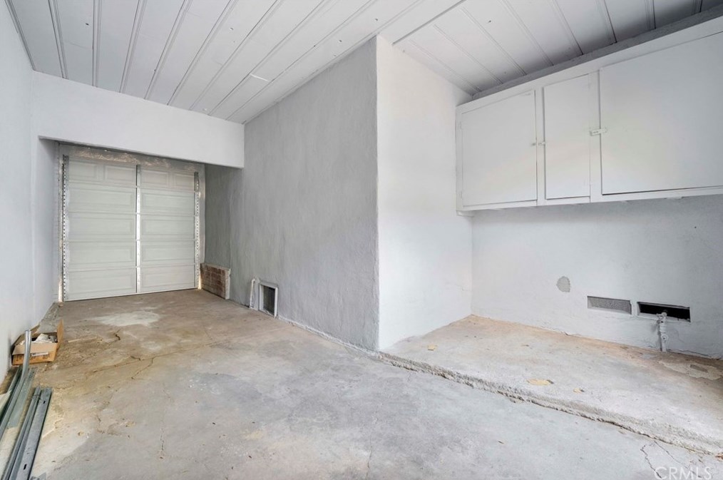 12112 Mckinley Ave, Los Angeles CA  90011-5408 exterior