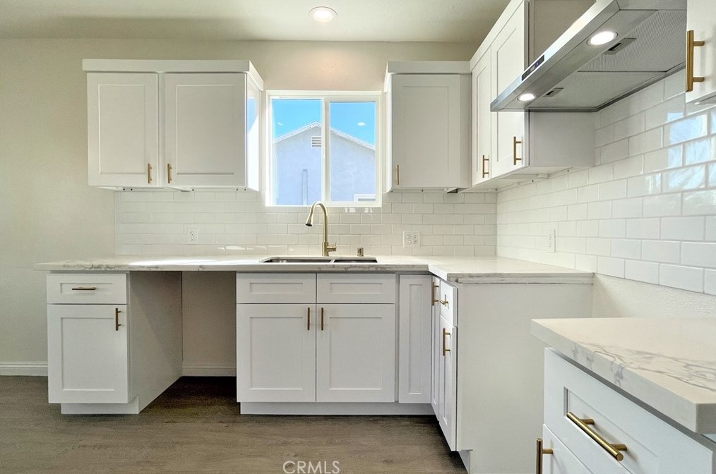 9967 Vena Ave, Los Angeles CA  91331-4548 exterior