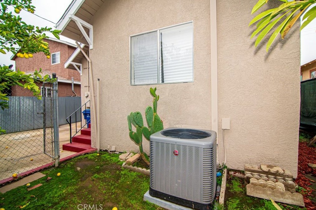 2682 Carleton Ave, Los Angeles CA  90065-1109 exterior