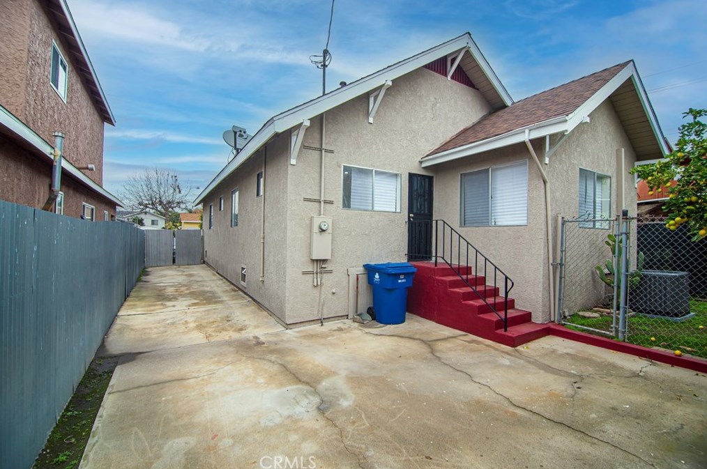 2682 Carleton Ave, Los Angeles CA  90065-1109 exterior